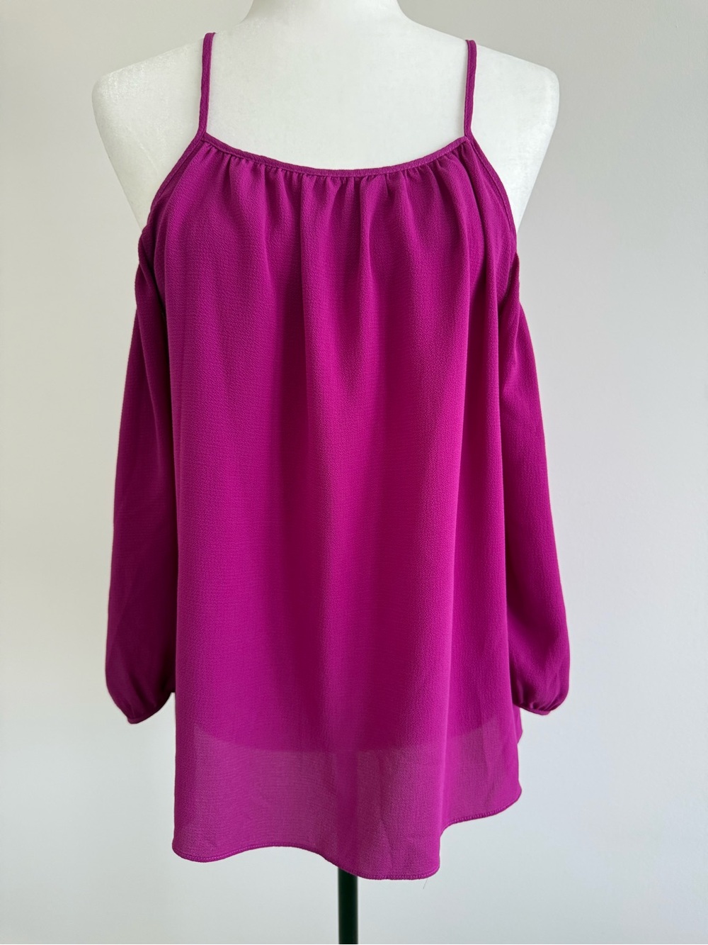 RW&CO. Magenta Cold-Shoulder Spaghetti Strap Blouse